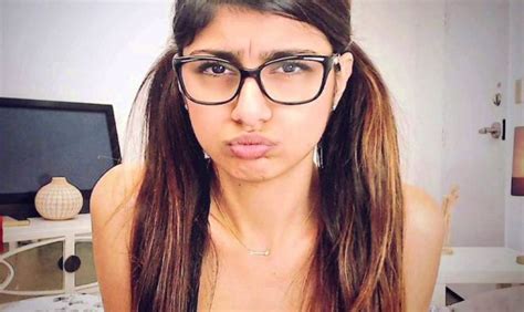 mia khalifa returns to porn 2024